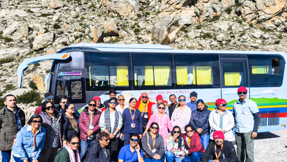 Kailash Yatra : कैलास मानसरोवर यात्रेसाठी गेलेले, तिबेटमध्ये अडकलेले महाराष्ट्राचे ३७ भाविक सुखरूप