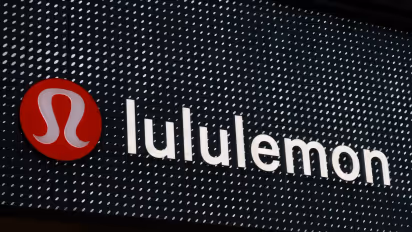https://stocktwits.com/news-articles/markets/equity/lulu-stock-dead-money-jefferies-ceo-calvin-mcdonald-a-big-positive-return-to-roots/cLIC0UcREFk