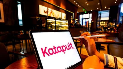 Katapult Holdings Stock Surges After Q4 Gross Originations Rise Over 11%: Retail Sentiment Flies High