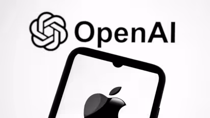 https://stocktwits.com/news-articles/markets/equity/open-ai-rolls-out-deeper-integration-with-apple-s-macs-chat-gpt-can-now-read-draft-and-send-i-messages/cZYBijxRJNb