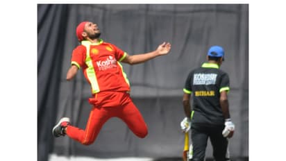 Differently-abled cricketers in action (Photo: DCCI)