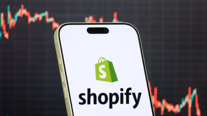 https://stocktwits.com/news-articles/markets/equity/shop-stock-heads-for-weekly-loss-as-cathie-wood-s-ark-trims-stake-after-25-august-rally-valuation-nears-100x-earnings/cZsMZdhRJHY