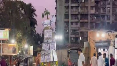 Effigy of VSR ventures in Thane (Photo: ANI)