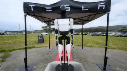 https://stocktwits.com/news-articles/markets/equity/tesla-ropes-in-intel-veteran-to-lead-elon-musk-ambitious-terafab-project/cZmduyOR70s