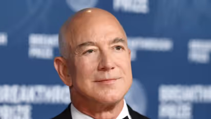https://stocktwits.com/news-articles/markets/equity/jeff-bezos-excited-moon-priority-over-mars-after-elon-musk-spacex-pivot/cZK0MP6R7IS