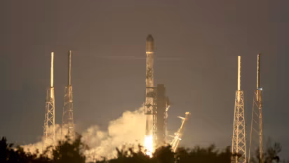 https://stocktwits.com/news-articles/markets/equity/asts-lunr-pl-musk-backed-starship-thesis-cheap-space-access/cZKThU3R7cs