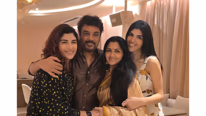 Khushbu Sundar with family (Photo/X/@khushsundar)