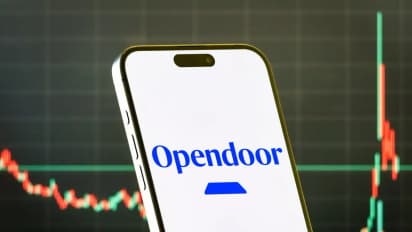 https://stocktwits.com/news-articles/markets/equity/opendoor-falls-premarket-after-four-day-rally-warrant-issue-short-squeeze-talk-fuel-bullish-retail-sentiment/cLPB6RdRE3J