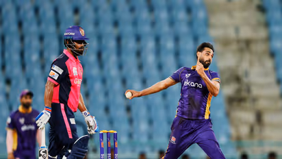 Bhuvneshwar Kumar bowling (Photo: UPT20 League)