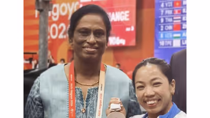 PT Usha with Asian Games silver medal winner Mirabia Chanu (Photo/@PTUshaOfficial)