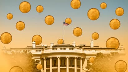 https://stocktwits.com/news-articles/markets/cryptocurrency/white-house-pushes-on-sec-cftc-nomination-ahead-clarity-act-vote/cZmYRFER7n0
