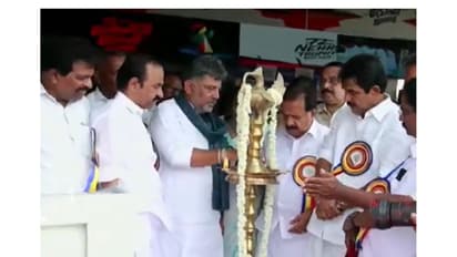 Keralam CM VD Satheesan inaugurates 72nd Nehru Trophy Boat Race in Alappuzha in presence of Karnataka CM DK Shivakumar (Photo/Kerala PID)