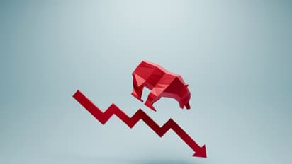 Mullen's Stock Plumbs New Depths After Q1 Net Loss Balloons By 46%, Retail Traders Throw In The Towel