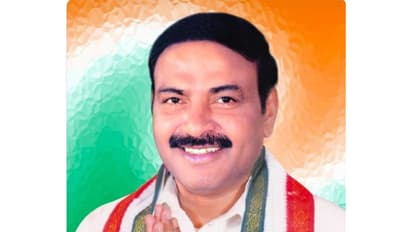 Senior Congress leader and former Chikkapete MLA RV Devaraj (Photo/X@DKShivakumar)