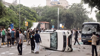 Delhi Police registers 5 FIRs over alleged vandalism, stone-pelting during CJP protest