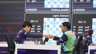 Javokhir Sindarov and Vishwanathan Anand in action (Photo: GCL)