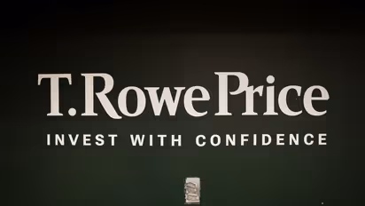 T. Rowe Price Stock Falls After Q4 Profit Miss: Retail Turns Extremely Bearish