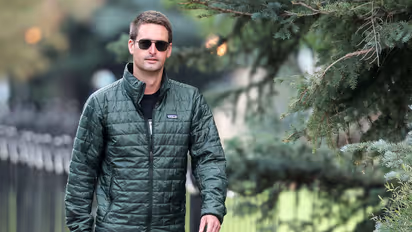 https://stocktwits.com/news-articles/markets/equity/snap-ceo-bets-big-on-subscription-revenue-runway-after-q2-beat-sends-stock-soaring-substantial-room-to-grow/cZo5cObRJ3n