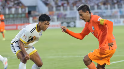 NEROCA FC and FC Raengdai players in action (Photo: Durand Cup)