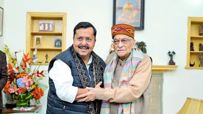 BJP national working president Nitin Nabin with veteran BJP leader Murli Manohar Joshi (Photo/X@NitinNabin)