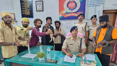 Six snake charmers arrested by RPF (Photo: Indian Railways)