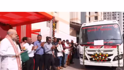 Union Minister Amit Shah flags off mobile bllod collection van (Photo/ANI)