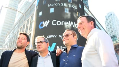 https://stocktwits.com/news-articles/markets/equity/crwv-dips-after-report-of-co-founders-cashing-in-2-3-b-stock-since-2025-ipo/cZ062itR7RD