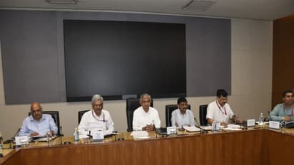 The 94th Regional Board Meeting of the Employees’ State Insurance Corporation (Photo/Gujarat CMO)
