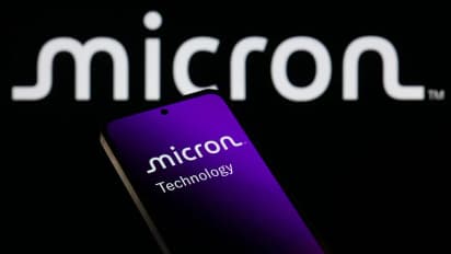 https://stocktwits.com/news-articles/markets/equity/micron-stock-in-spotlight-as-investors-expect-strong-memory-market-to-boost-earnings/cLeO1qVREqB