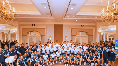 Argentina football team and staff members. (Photo: X/ @LisandrMartinez)