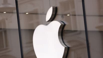Apple Stock Climbs For Second Day As Analyst Sees Resilience Against DeepSeek Storm: Retail Awaits Earnings Cautiously