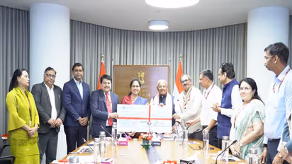NSIC presented a dividend for FY 2025–26 to the Government of India (Photo/PIB)