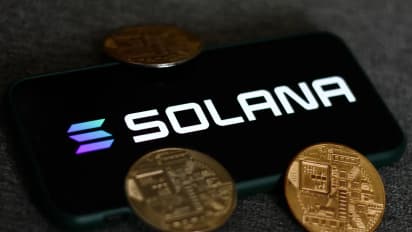 https://stocktwits.com/news-articles/markets/cryptocurrency/vaneck-launches-solana-spot-etf-on-nasdaq-waives-fees-for-first-1-billion-aum/cLPk68PREea