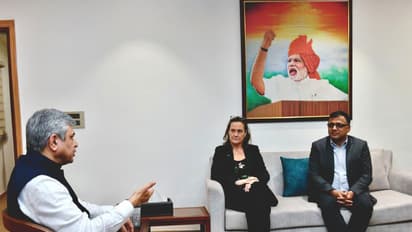 Union Minister Ashwini Vaishnaw with Merck Electronics EVP Katherine Dei Cas (Photo/ANI)