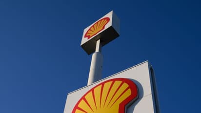 Shell Stock Rises On Plans To Boost Shareholder Returns, Retail’s Slightly Less Bullish