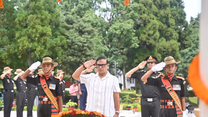 Assam CM pays tribute to brave soldiers at War Memorial (Photo/ANI)