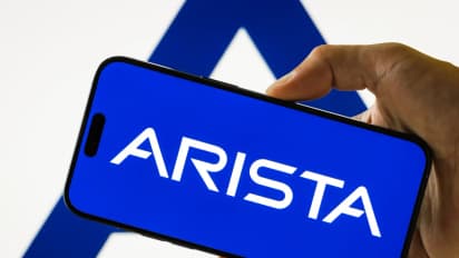 https://stocktwits.com/news-articles/markets/equity/arista-networks-stock-tumbles-12-pre-market-today-why-is-retail-still-bullish/cL2qSkgREGm