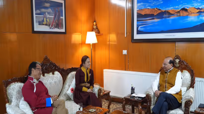 Ladakh LG VK Saxena with Sonam Wangchuk and Gitanjali Angmo (Photo/@lg_ladakh)