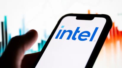 https://stocktwits.com/news-articles/markets/equity/intel-stock-is-on-a-tear-q4-earnings-today-will-test-red-hot-turnaround-trade/cmUzArIR4Qi