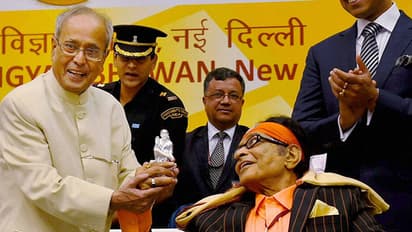 Manoj Kumar honoured with Dadasaheb Phalke award