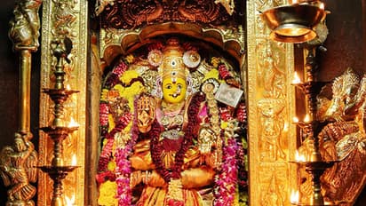 విజయవాడ దుర్గమ్మ సన్నిధిలో శరన్నవరాత్రి ఉత్సవాలు... గవర్నర్ దంపతుల తొలిపూజ (వీడియో)