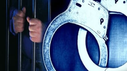 கோலி குண்டு விளையாட்டில் தகராறு; உடன் விளையாடியவரின் தலையில் கல்லை போட்டு கொன்ற இருவர் கைது...