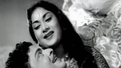 காதலித்து ஏமாற்றிய காதல் மன்னன்...“மதுவுக்கு அடிமையாகி கோமாவிலேயே இறந்துபோன முன்னணி நடிகை”! ரகசியத்தை வெளியிட்ட தோழி...