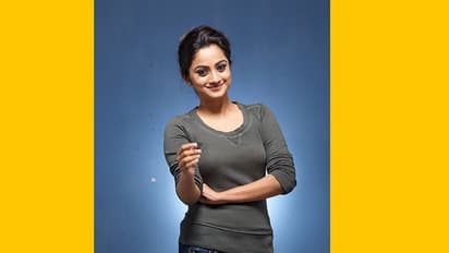 'പോലീസ് അന്വേഷിക്കുന്ന അക്കൗണ്ടുകളൊന്നും എനിക്കില്ല'; തുറന്നടിച്ച് നമിതാ പ്രമോദ്