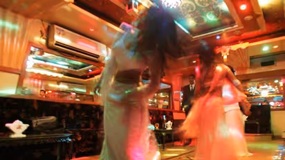 ಡಾನ್ಸ್ ಬಾರ್ಗಳು ಮತ್ತೆ ಓಪನ್: ಸುಪ್ರೀಂ ಸಮ್ಮತಿ!