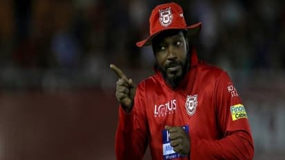 கெய்லின் அதிரடியில் நிலைகுலைந்த ஹைதராபாத்!! முதல் தோல்வியை பரிசளித்த பஞ்சாப்