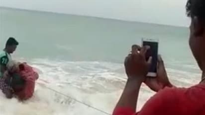 உணவு கேட்டு வந்த வயதான பெண்...! கடலில் தூக்கி வீசப்பட்ட பரிதாபம்...! கன்னியாகுமரியில் அதிர்ச்சி