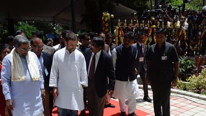 ಜಿಲ್ಲಾ ಕೇಂದ್ರಗಳಿಗೂ ಇಂದಿರಾ ಕ್ಯಾಂಟೀನ್ ವಿಸ್ತರಣೆ: ಸಿಎಂ ಸಿದ್ದರಾಮಯ್ಯ ಘೋಷಣೆ