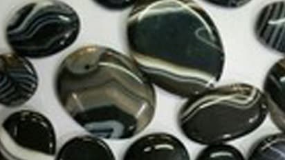 [ವೈರಲ್‌ ಚೆಕ್‌] ಕಪ್ಪು ಕಲ್ಲು ಧರಿಸಿದರೆ ಸಾವು ಬಾರದು.. ?