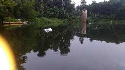 പമ്പ കറുത്തൊഴുകുന്നു; നദിയെ രക്ഷിക്കൂ...